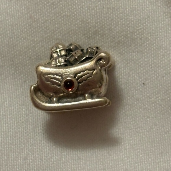 Santa’s Sleigh Charm - Picture 2 of 4